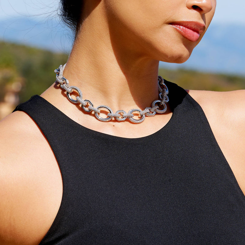 Iced Loop Infinity Adjustable Necklace in White Gold - 18mm