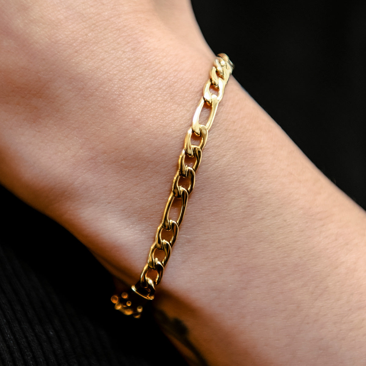 Figaro Chain Bracelet in Hollow Yellow Gold - 4mm