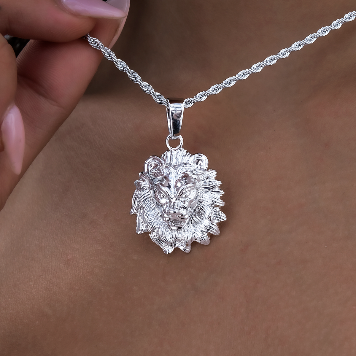 Micro Lion Pendant in White Gold