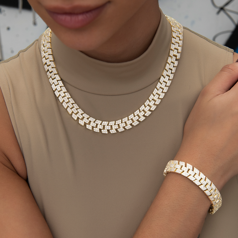 Diamond Spine Necklace in Yellow Gold