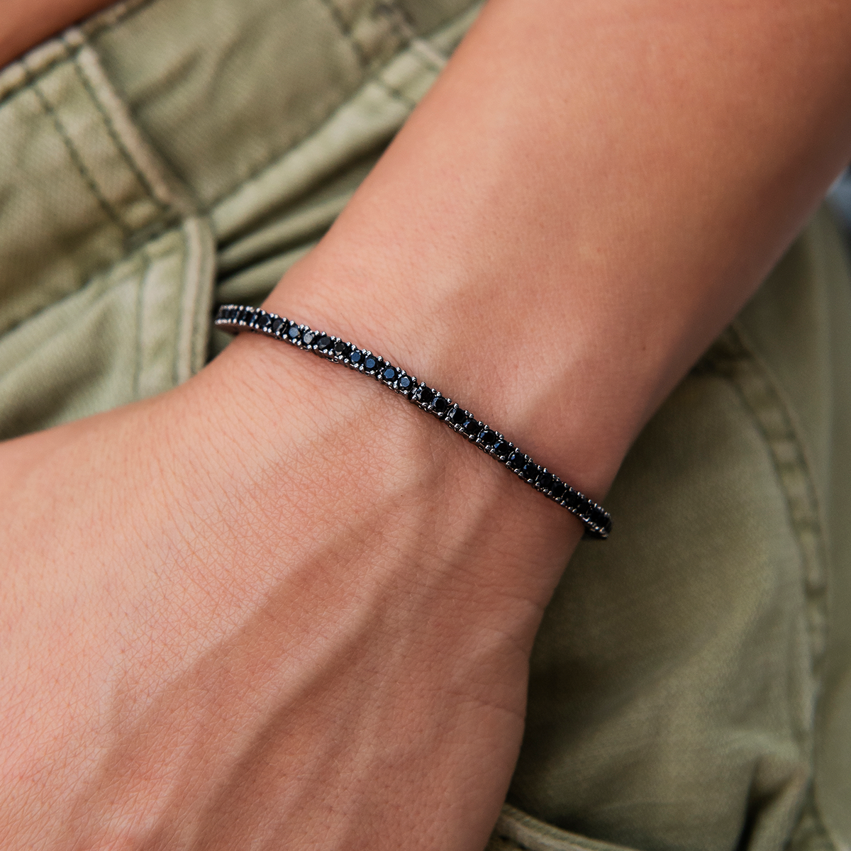 Diamond Tennis Bracelet in Black- 2mm
