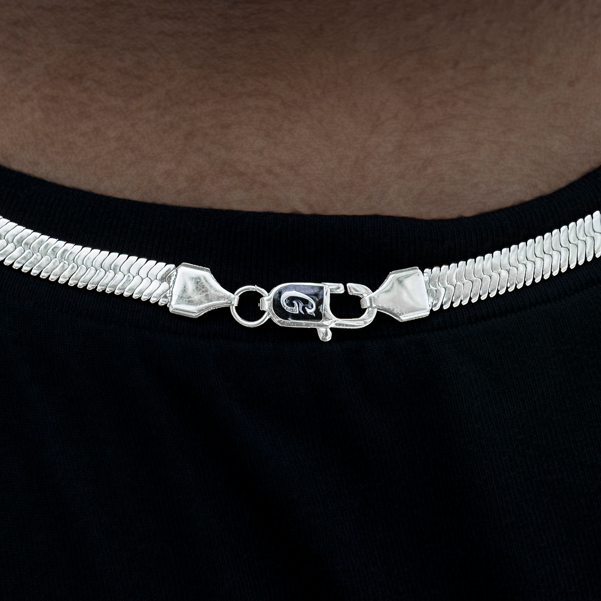 Herringbone Necklace in White Gold- 8mm