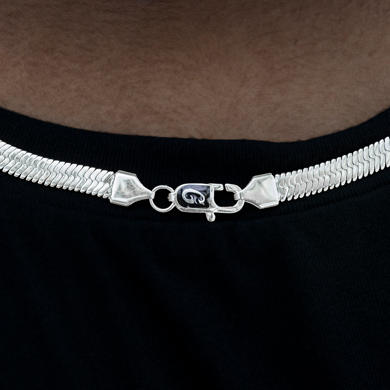 Herringbone Necklace in White Gold- 8mm