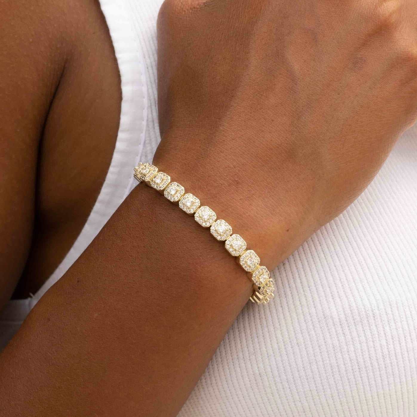Women's 6MM Clustered Moissanite Tennis Bracelet in Yellow Gold Vermeil