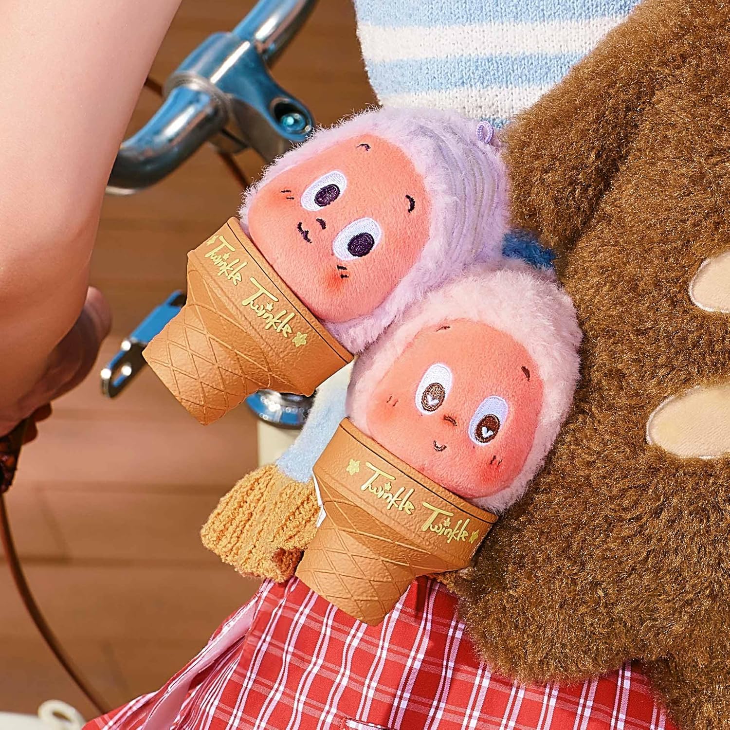 POP MART Twinkle Twinkle Moon Gelato Series-Ice Cream Plush Pendant Blind Box, Collectible Toys, Keychain, Cute Bag Charms, Holiday Birthday Gifts for Girls and Boys, Single Box