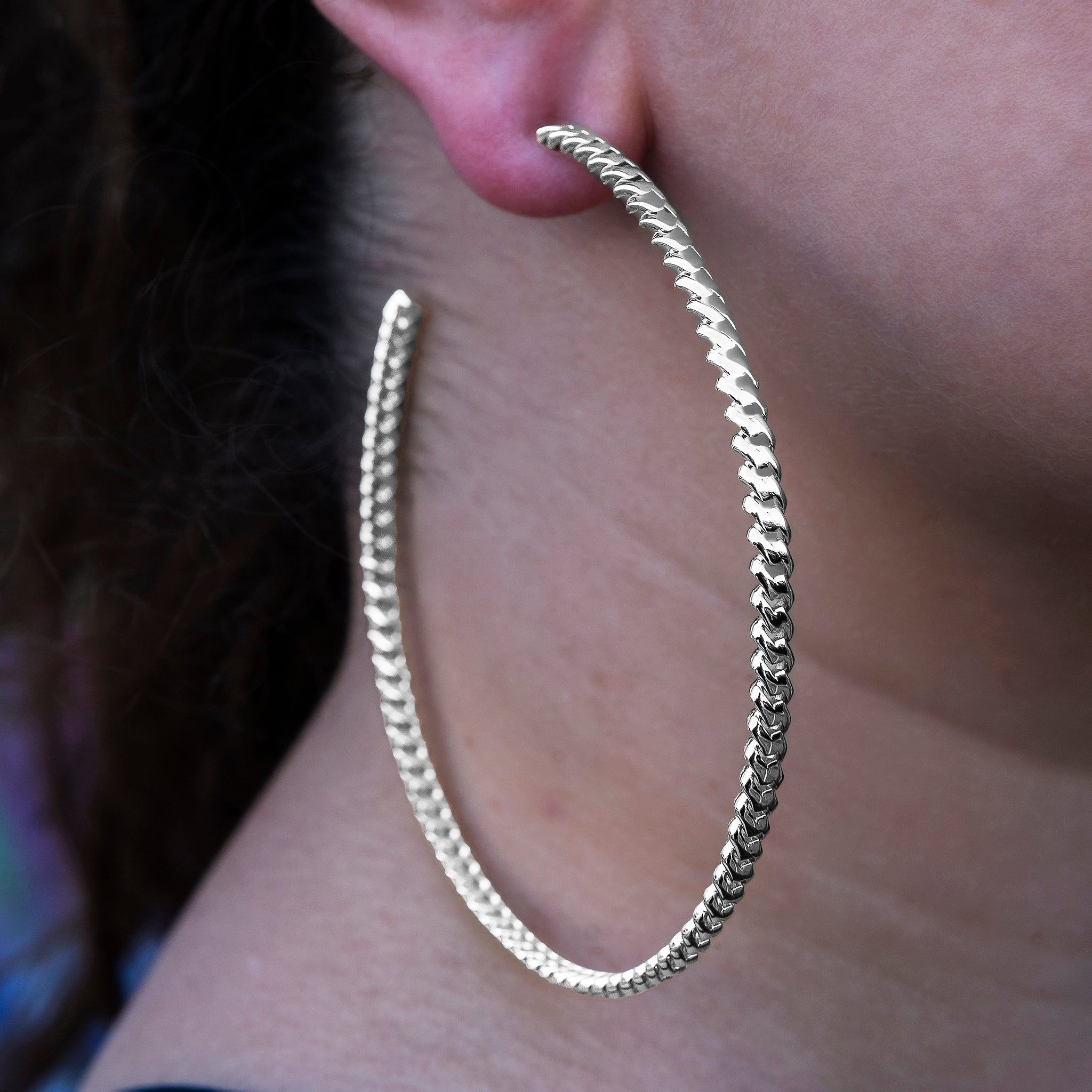 Micro Cuban Prong Hoop Earrings in White Gold- 6mm