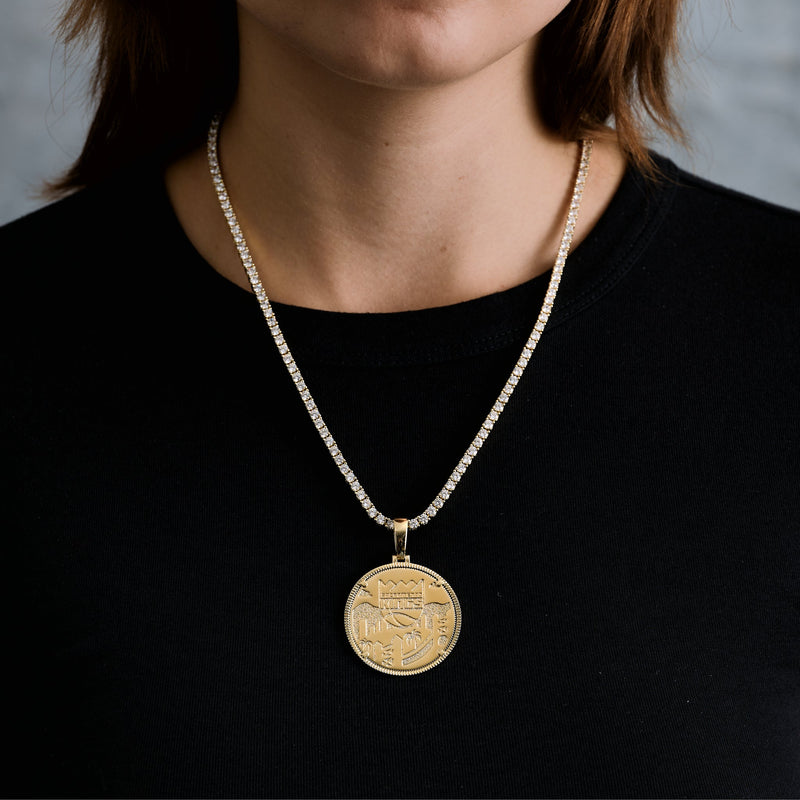 Sacramento Kings Official NBA Coin Pendant in Yellow Gold