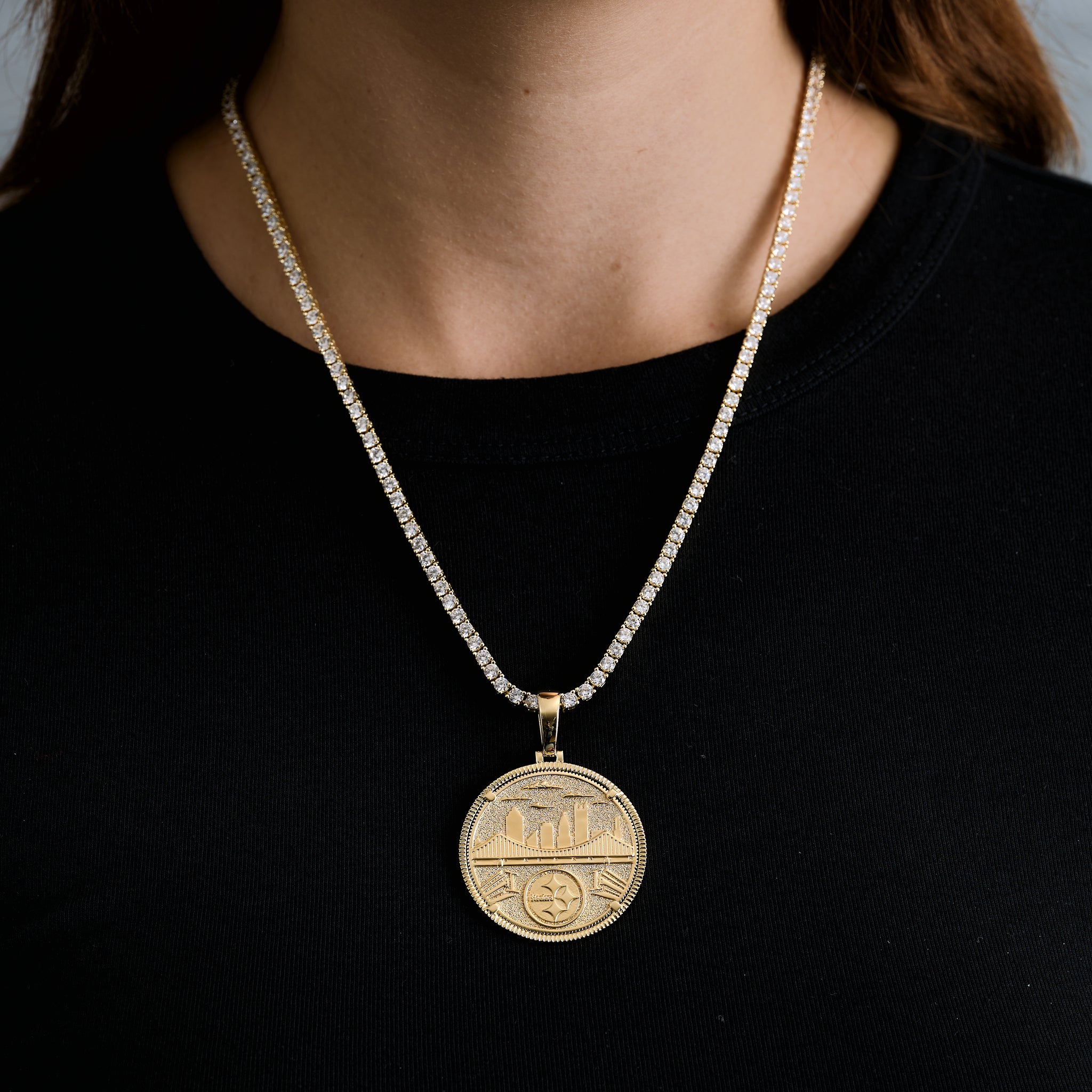 Pittsburgh Steelers Official NFL Coin Pendant in Yellow Gold