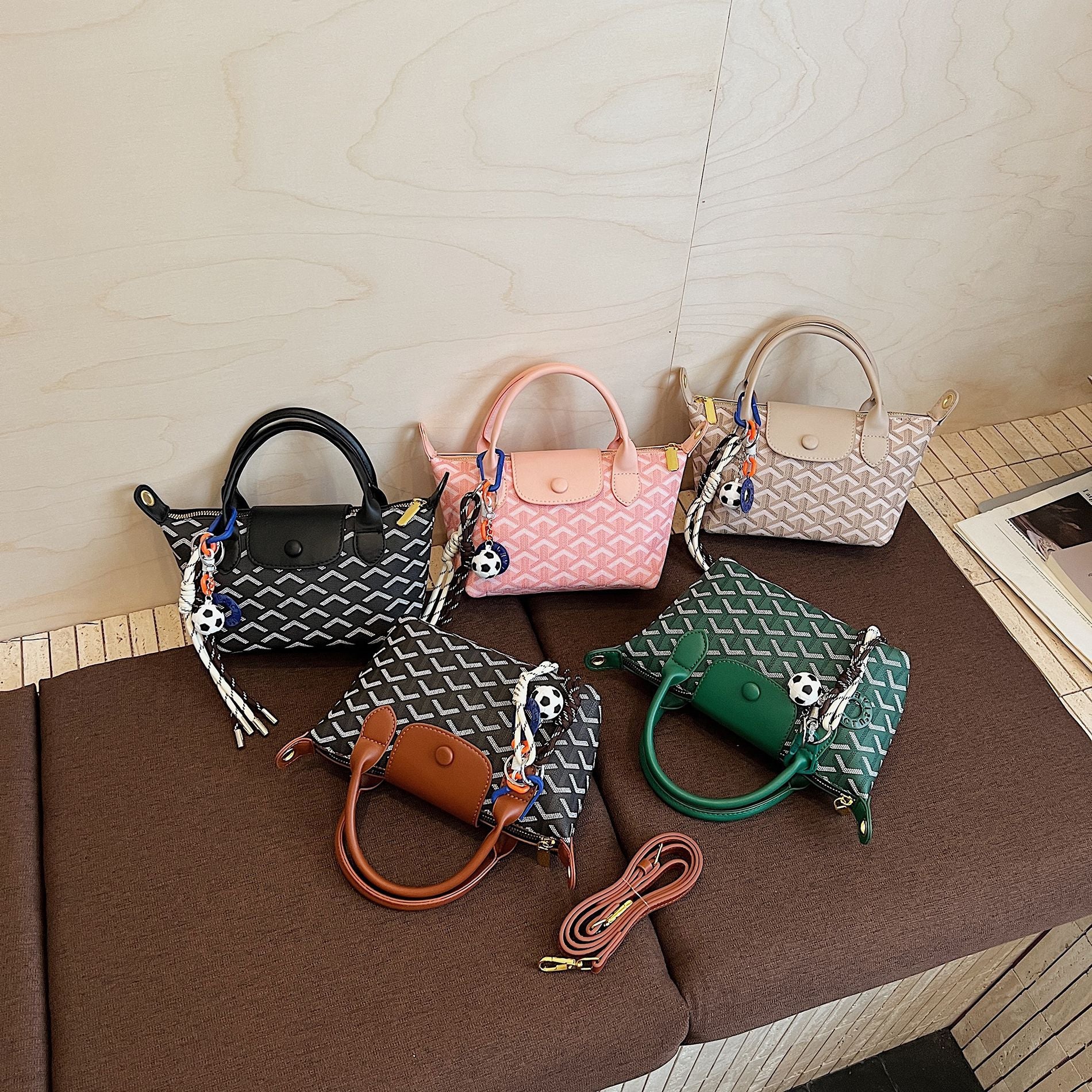 Retro Dragon Print Dumpling Shoulder Bag | Trendy Handbag
