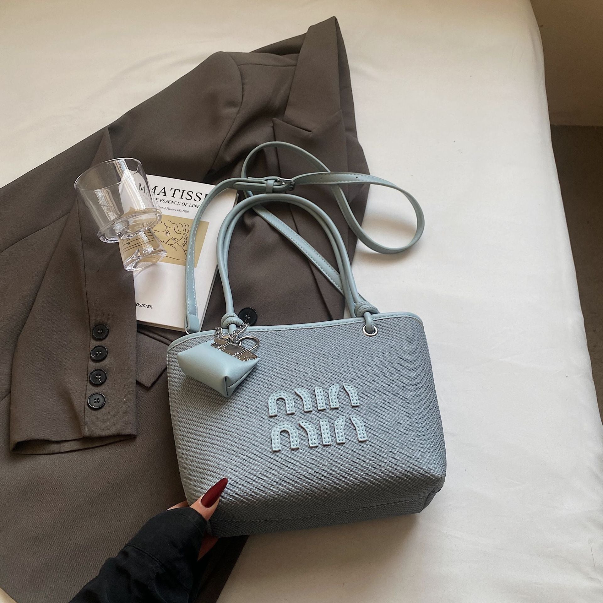 Miu Niche Handbag Women Fashion Versatile Crossbody Basket Bag