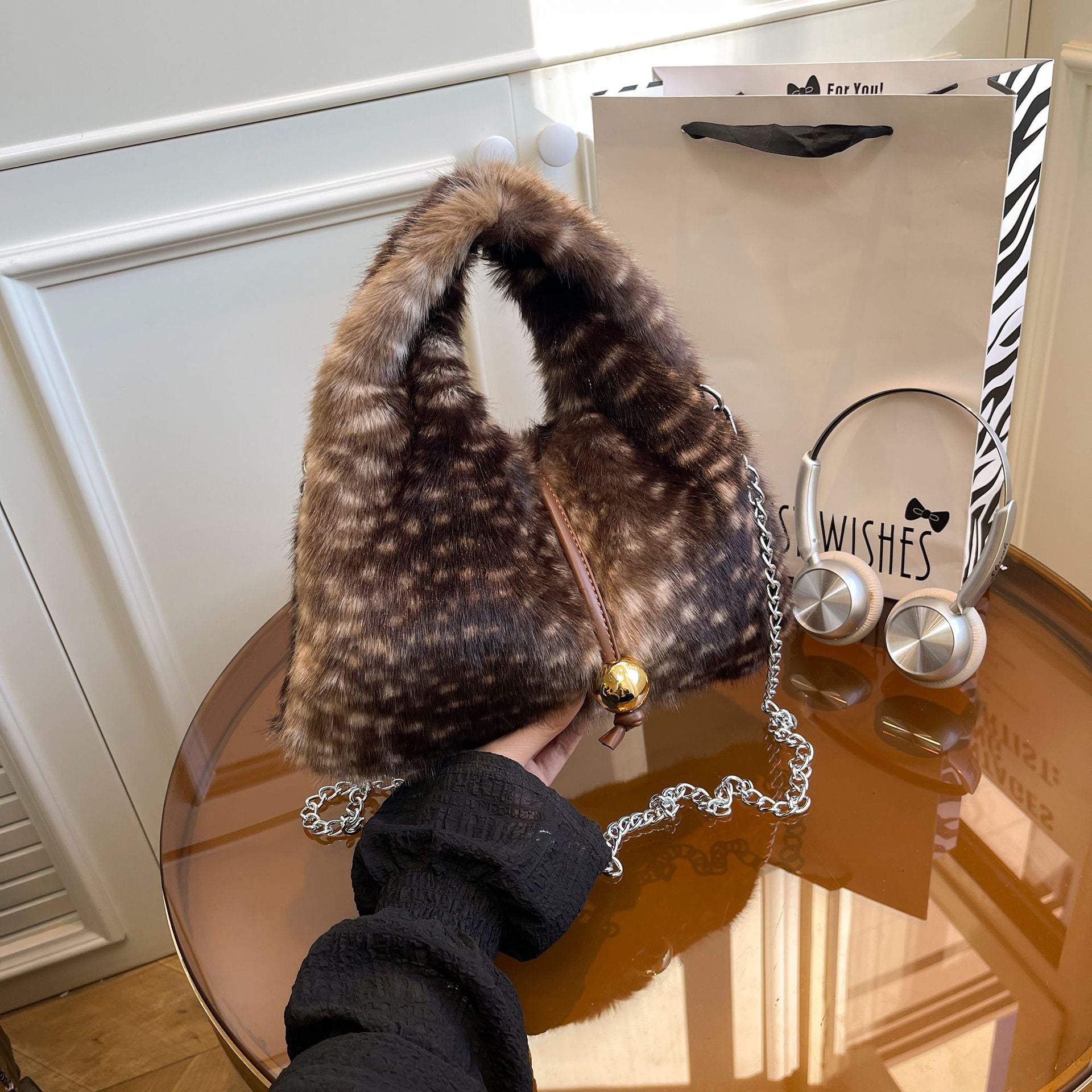 Trendy Plush Chain Shoulder Bag for Daily Use