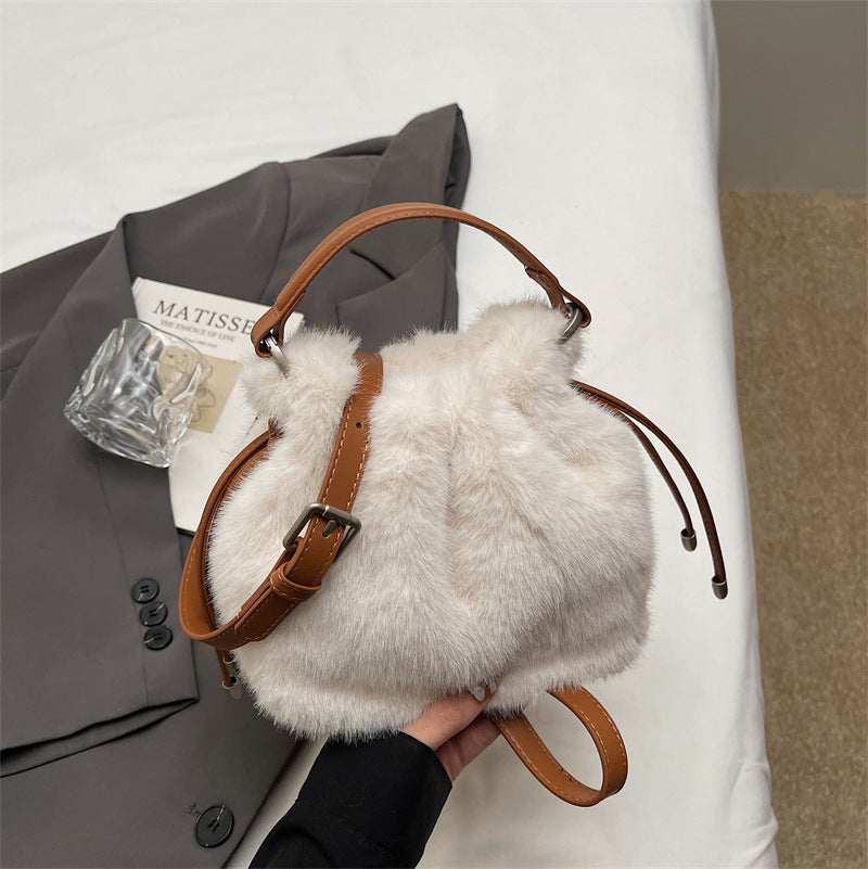 Plush Women's Messenger Bag Soft Daily Shoulder Pleated Bucket Bag