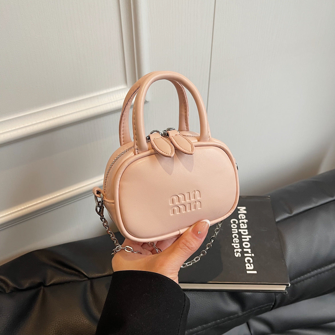 Niche Fashion Portable Women's Bowling Shoulder Bag