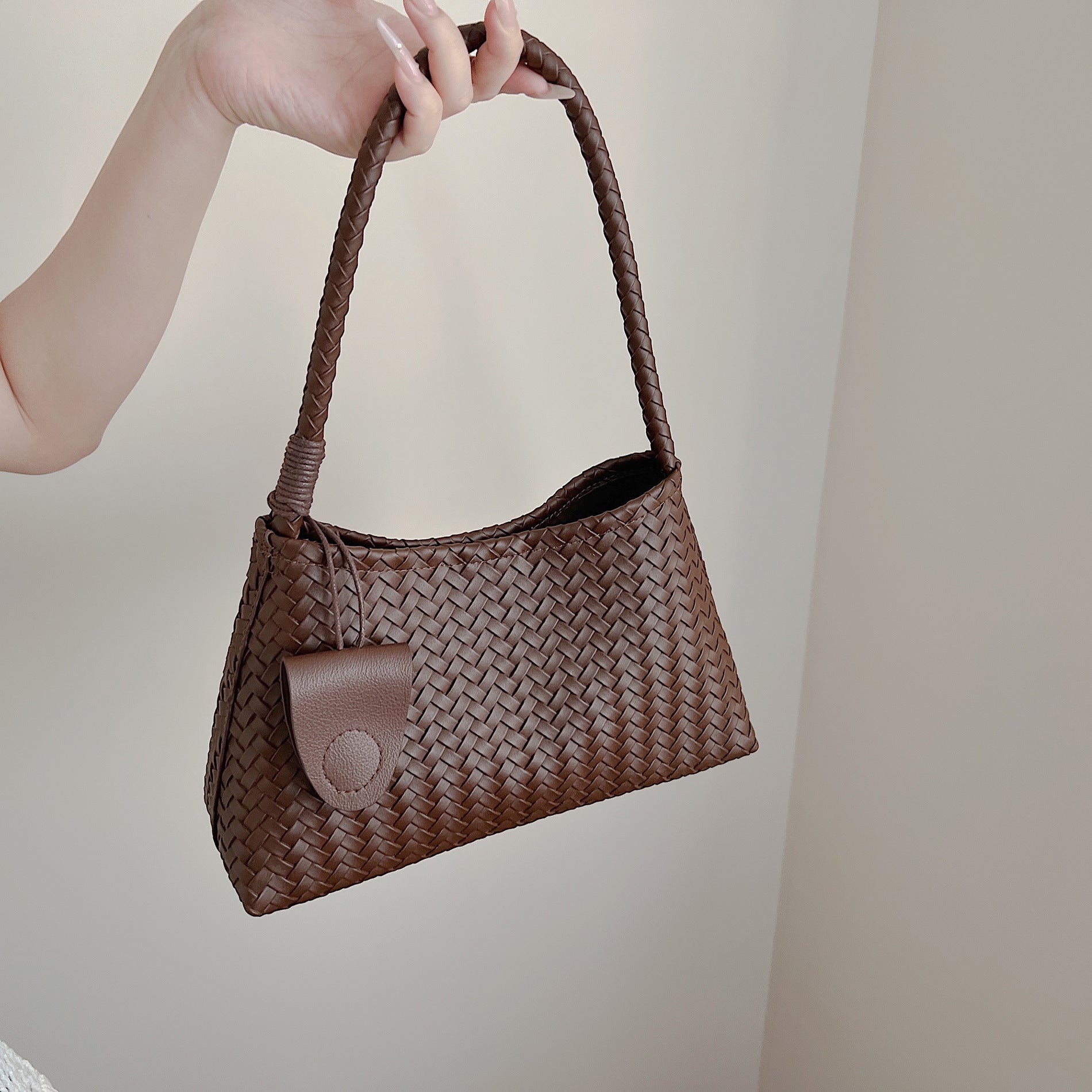 Niche Hand-Woven Underarm Bag for Women - Large Capacity Casual Shoulder Bag