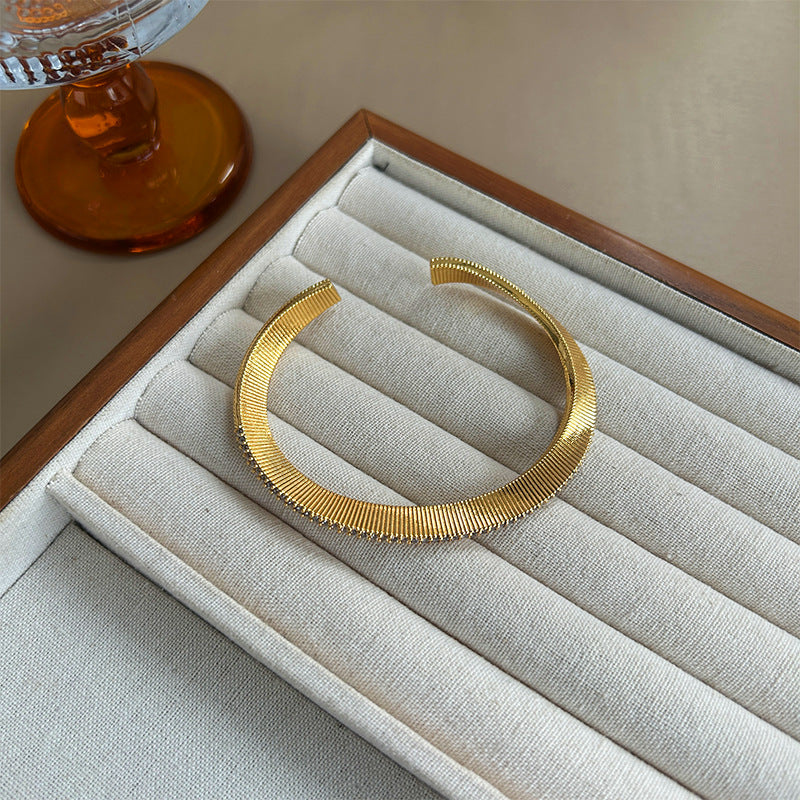 Light Luxury Retro Diamond Striped Bracelet - Versatile Women's Fashion