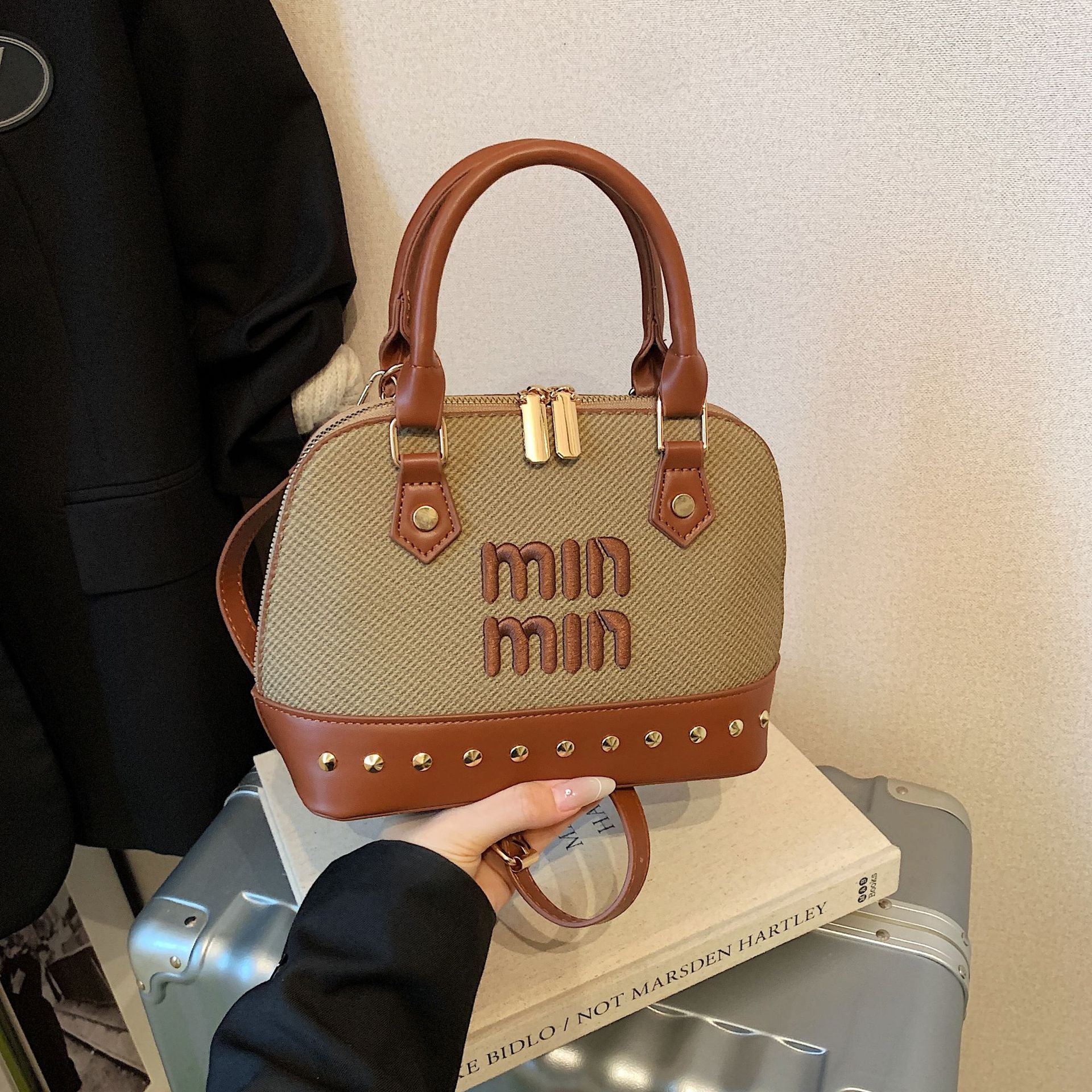Vintage Miu Embroidery Shell Shoulder Messenger Bag