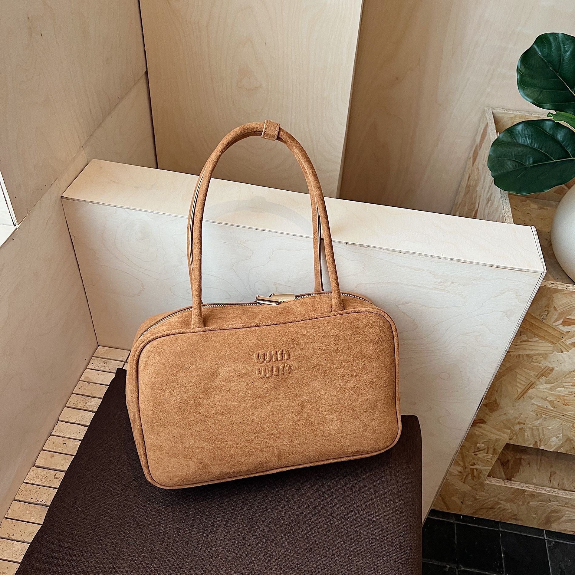 Vintage Suede Miu Shoulder Bag Women's Niche Pillow Handbag