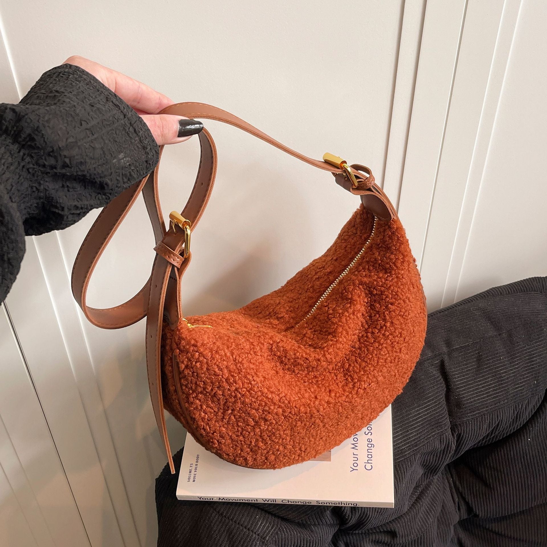 Lamb Wool Shoulder Bag Fashion Casual Dumpling Bag