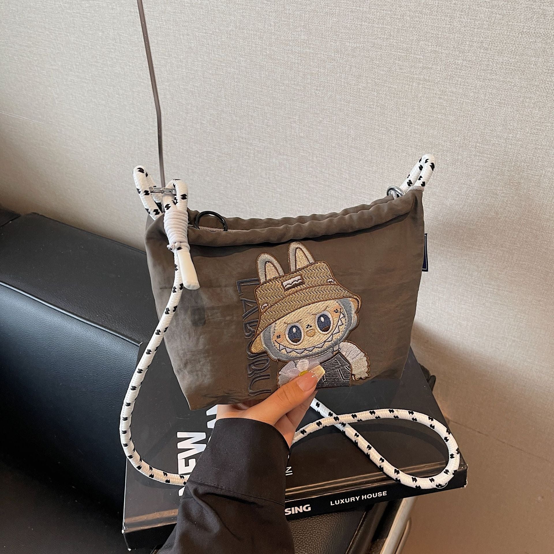 Embroidered Nylon Messenger Bag Waterproof Casual Handbag
