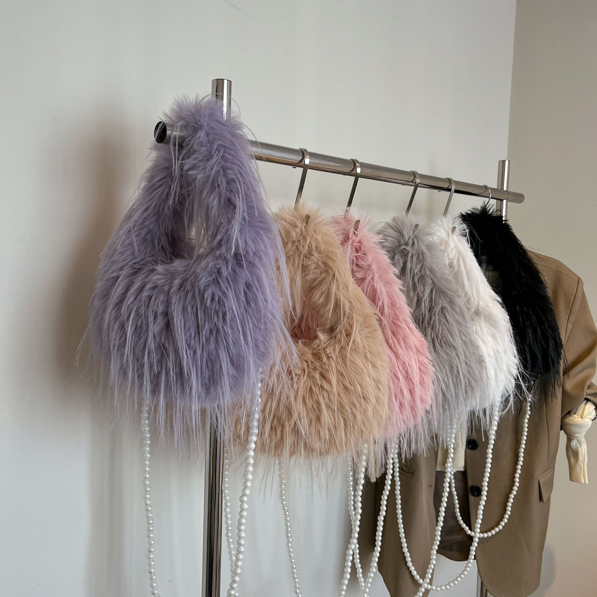 Sweet Fresh Pearl Chain Plush Messenger Bag
