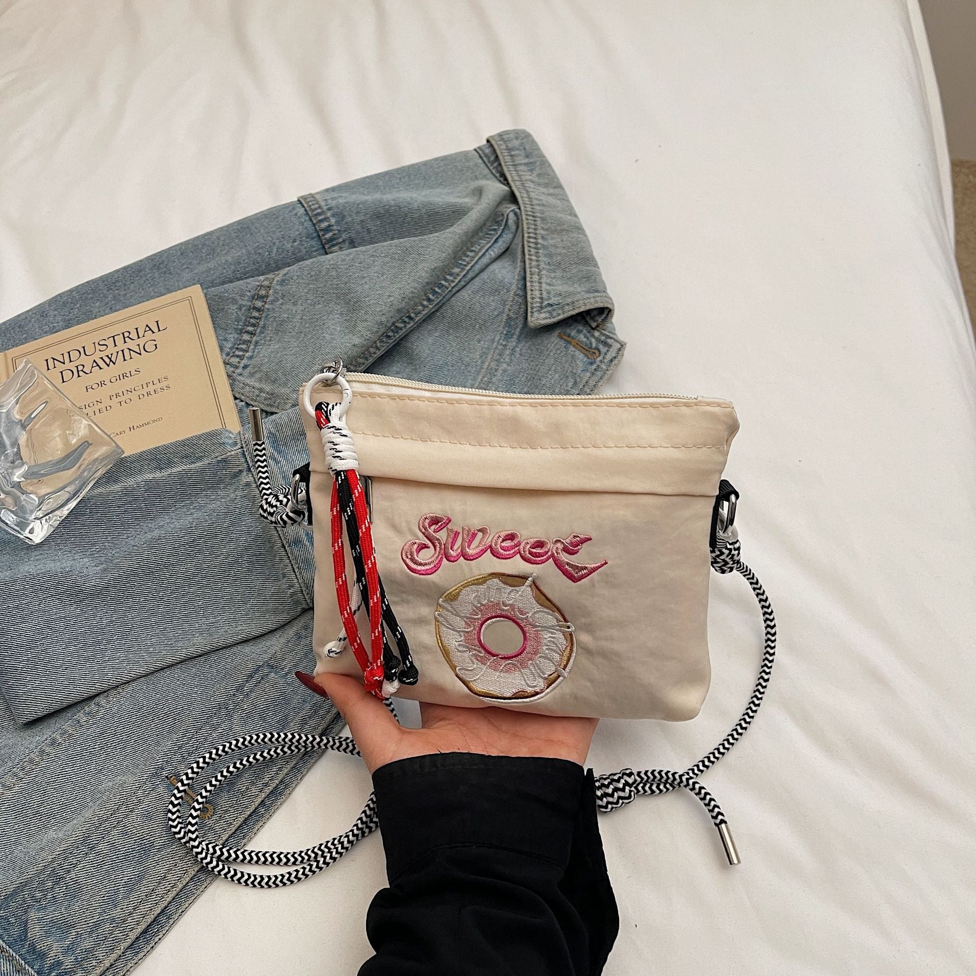 Donut Chain Shoulder Bag for Women Fashion Commuter Bag