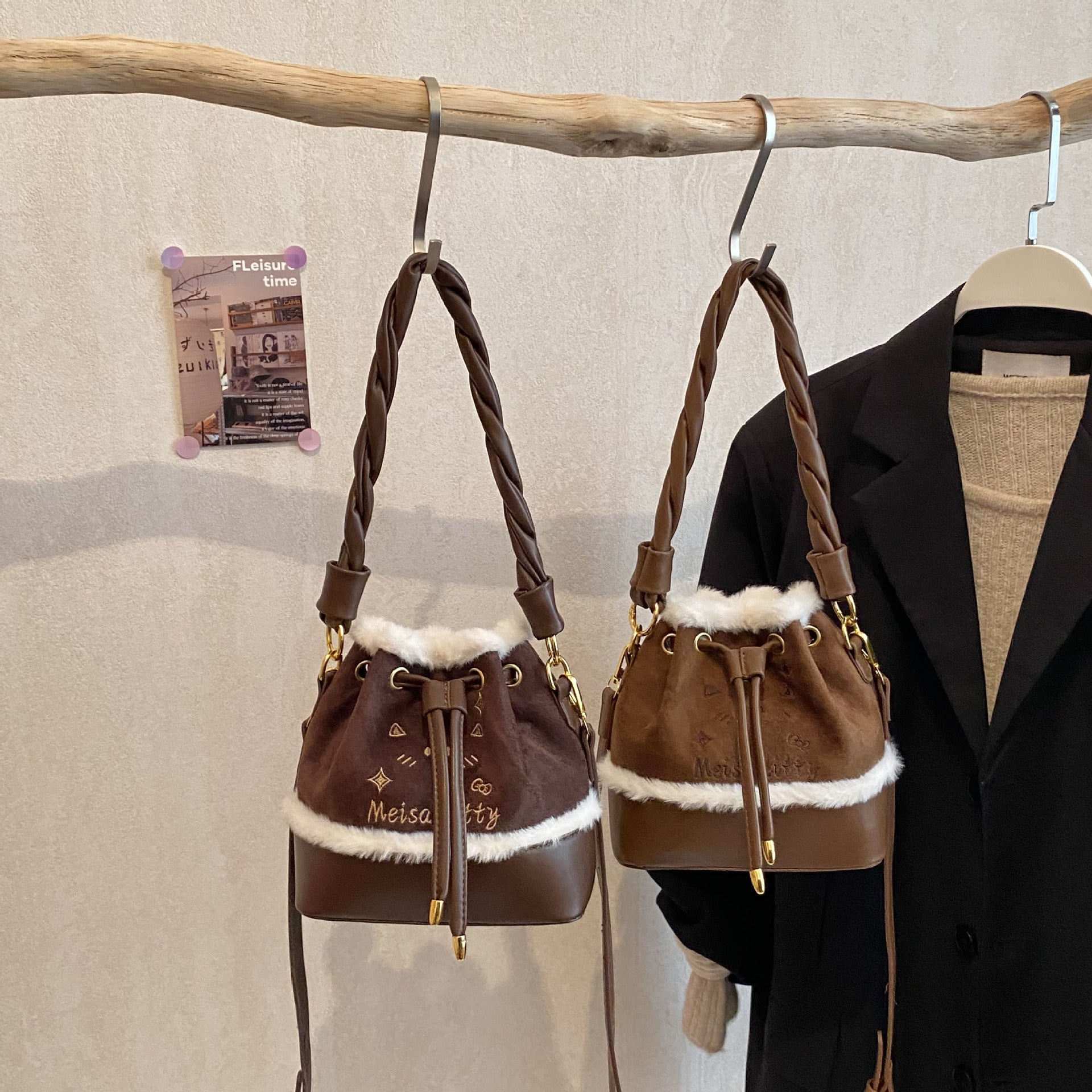 Trendy Plush Splicing Bucket Bag Contrasting Colors Shoulder Bag