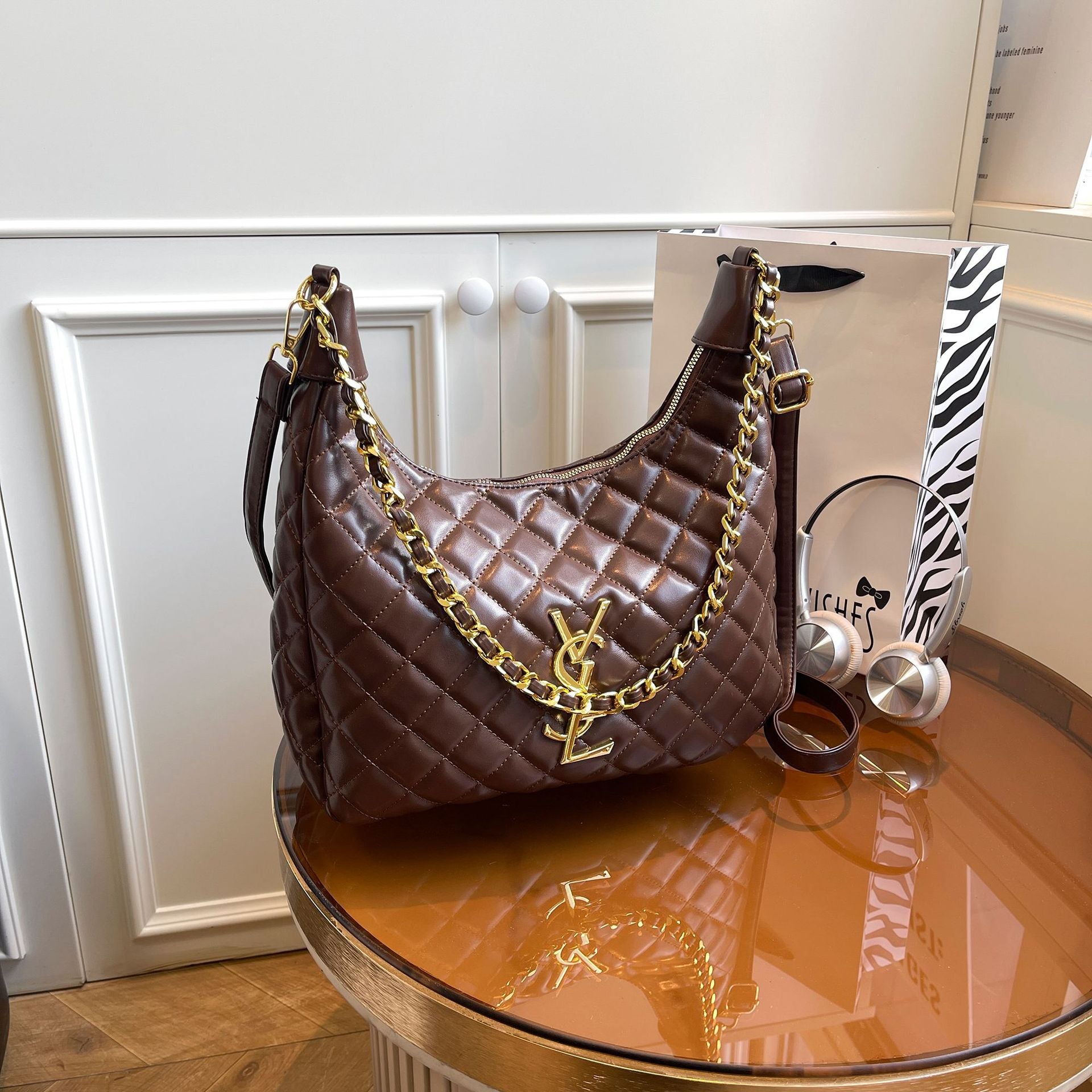 Chain Rhombus Embroidery Large Capacity Shoulder Handbag