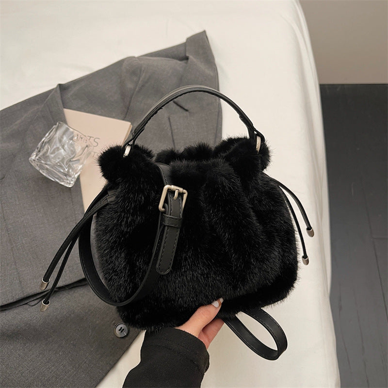 Plush Women's Messenger Bag Soft Daily Shoulder Pleated Bucket Bag