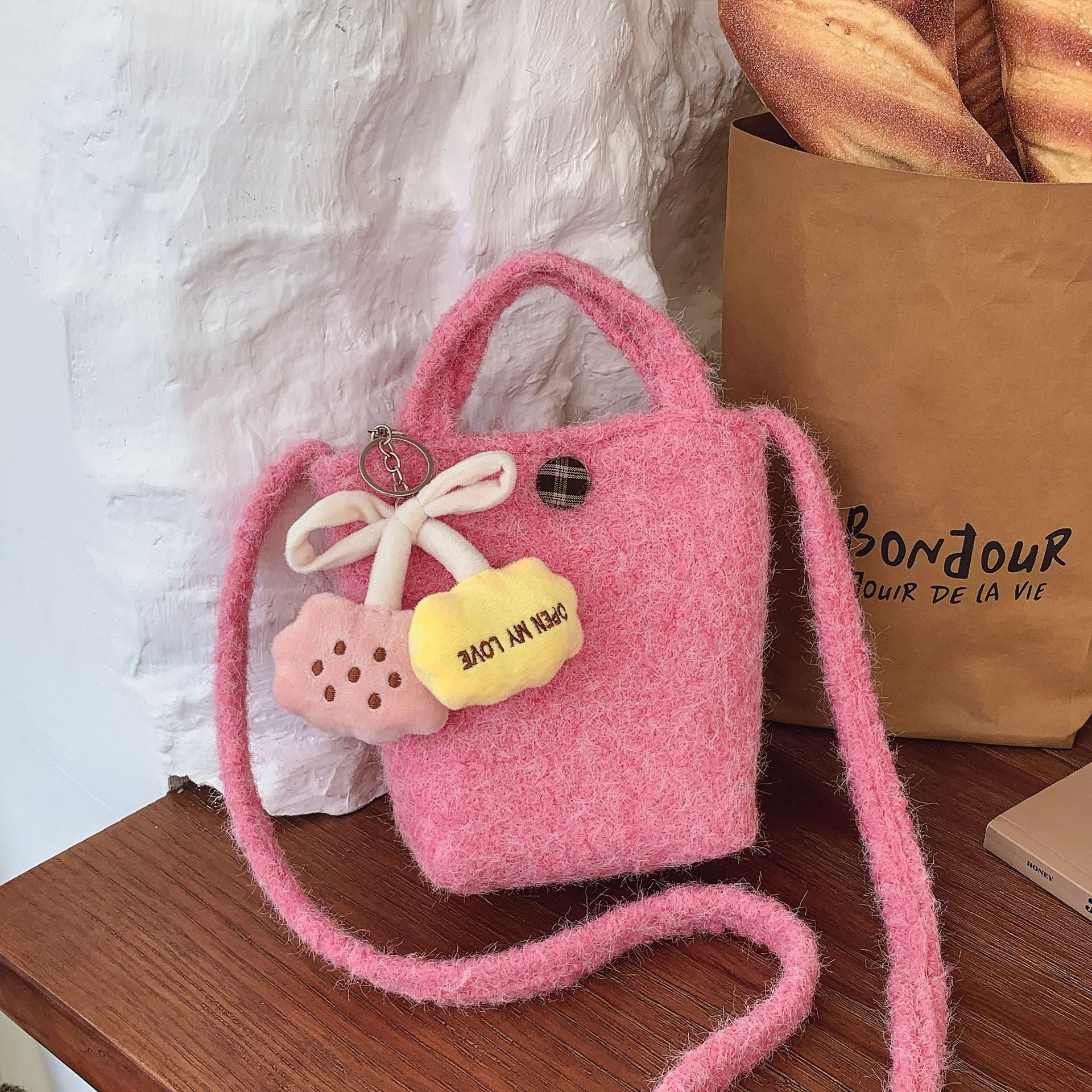 Fashionable Plush Bucket Bag for Commuting and Going Out