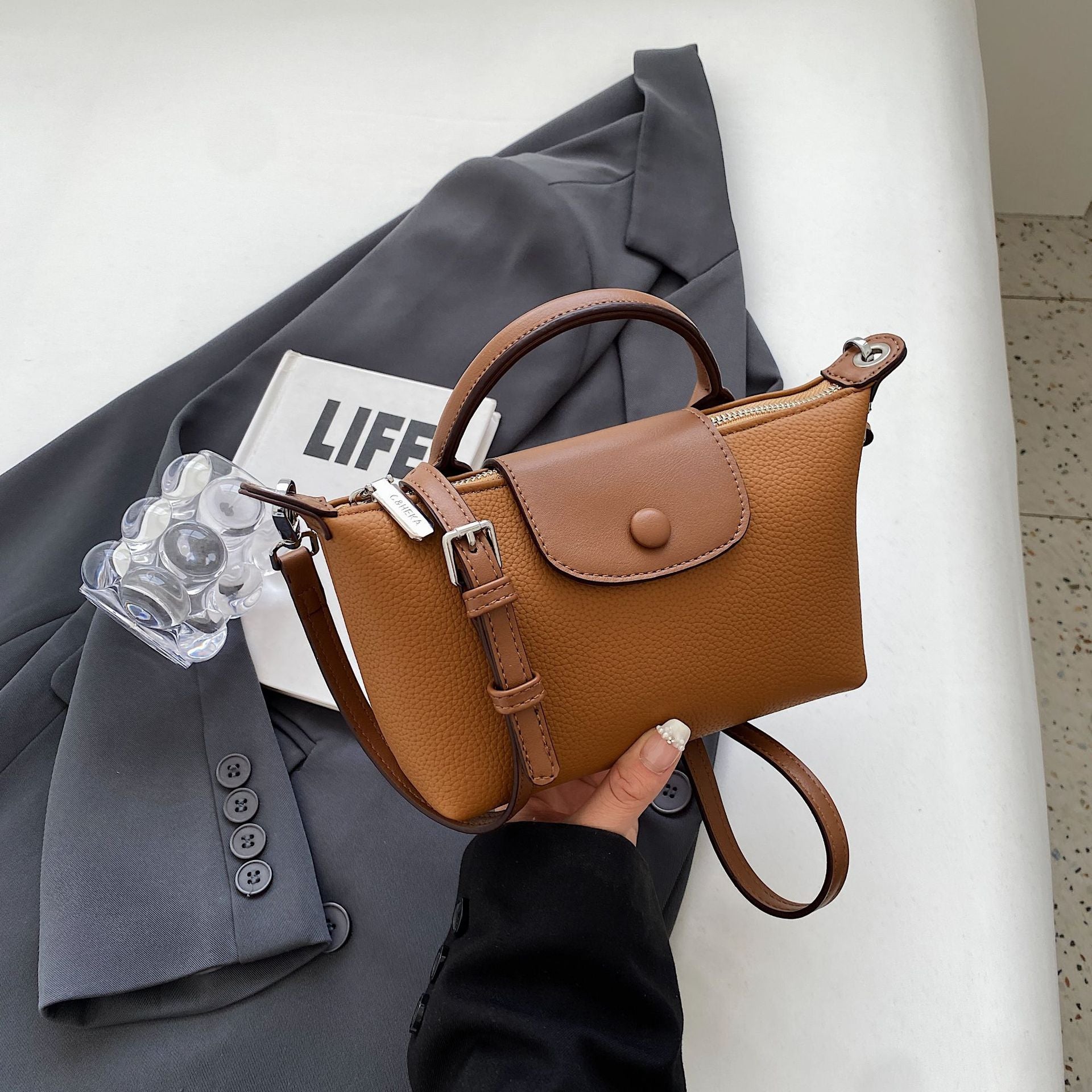 Premium Retro Texture Dumpling Shoulder Messenger Bag