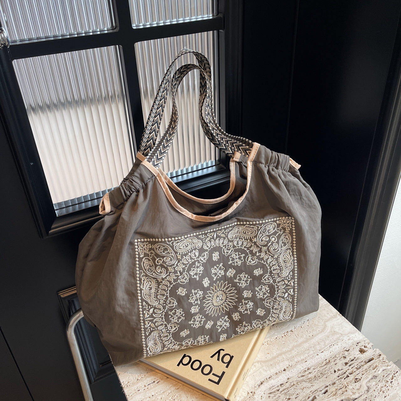 Nylon Shoulder Bag Light Ball Chain Versatile Large Capacity Underarm Handbag