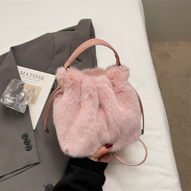 Plush Women's Messenger Bag Soft Daily Shoulder Pleated Bucket Bag