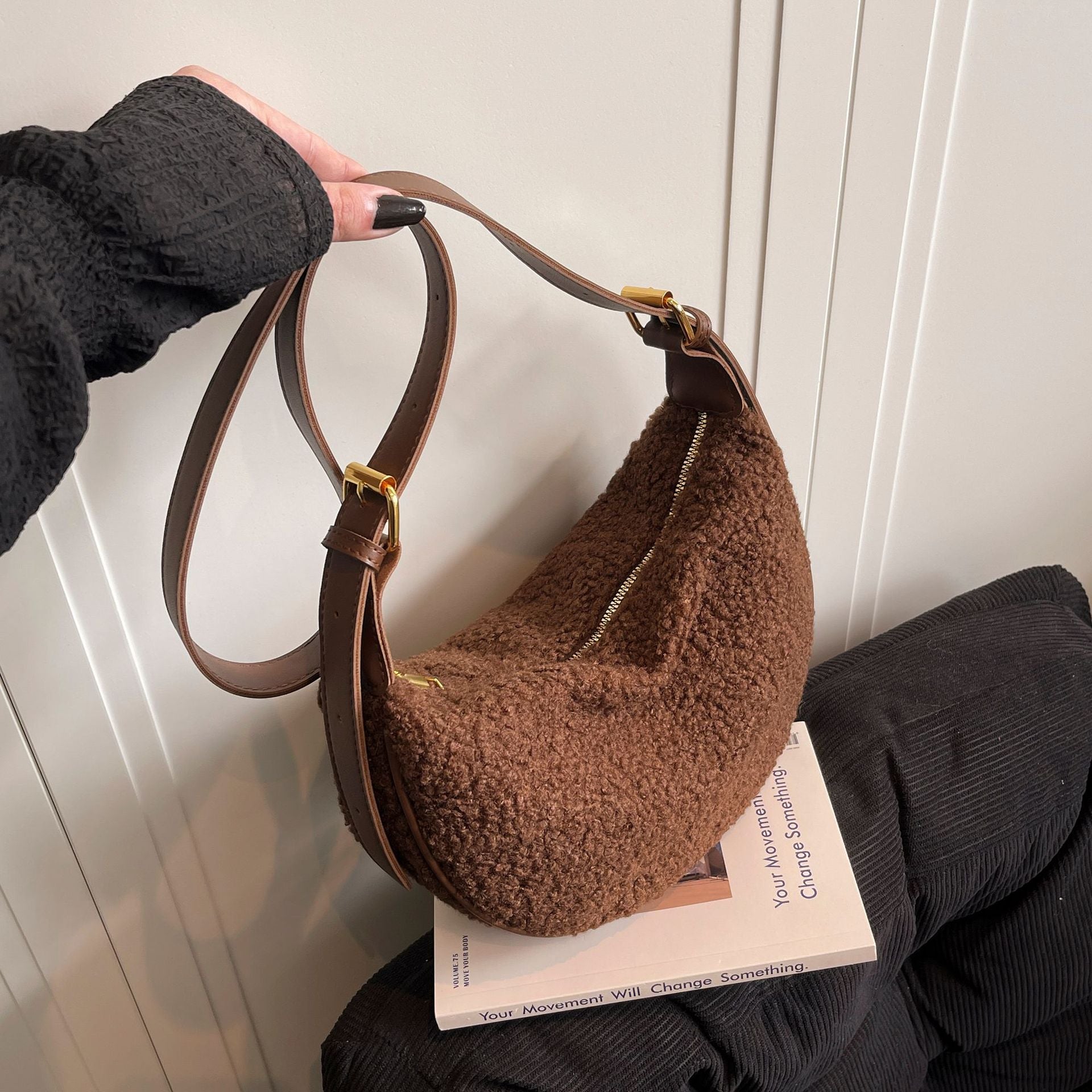 Lamb Wool Shoulder Bag Fashion Casual Dumpling Bag