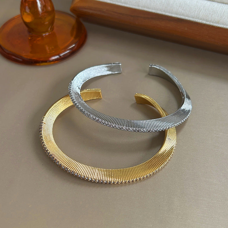 Light Luxury Retro Diamond Striped Bracelet - Versatile Women's Fashion