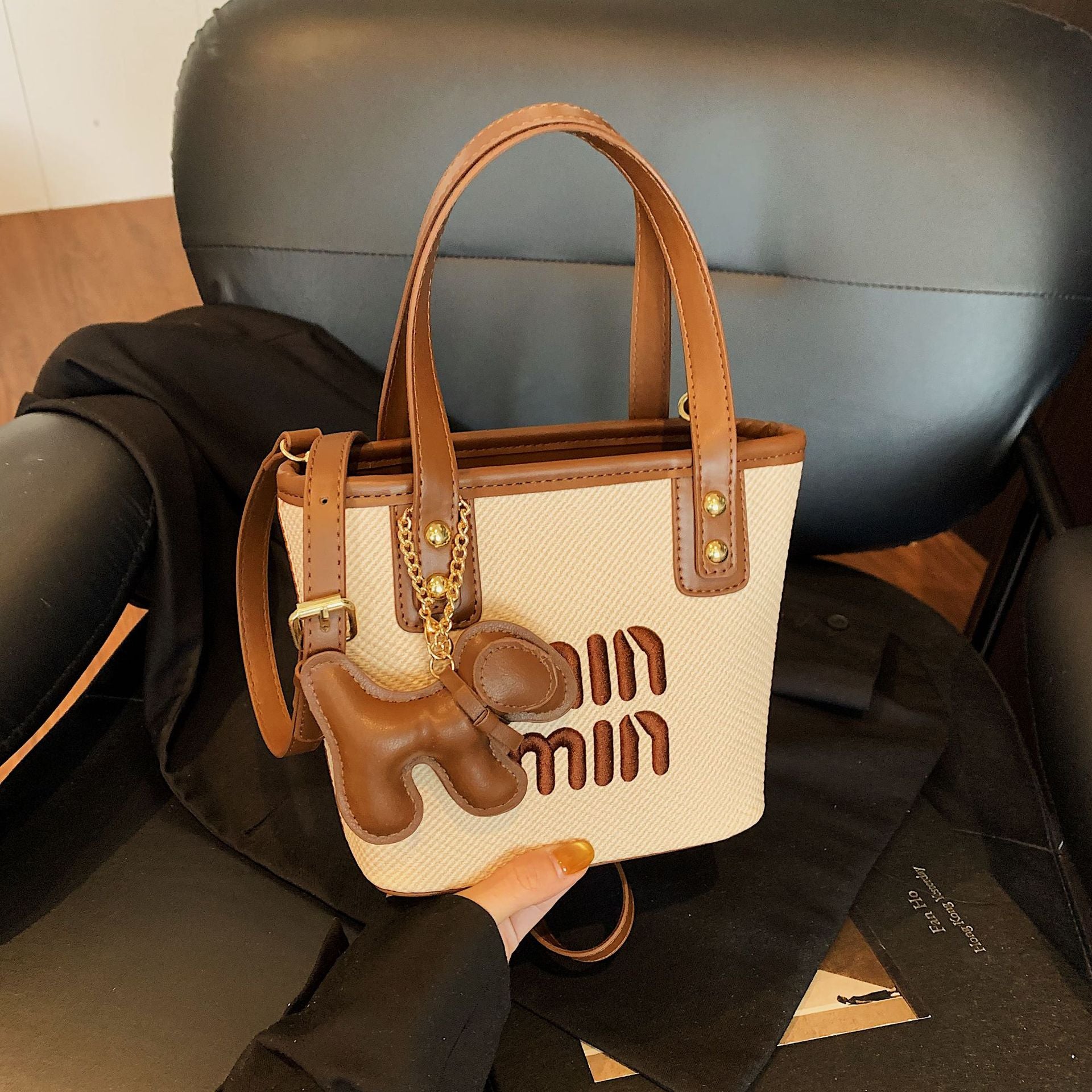 Trend Miu Embroidered Bucket Bag Casual Messenger Handbag