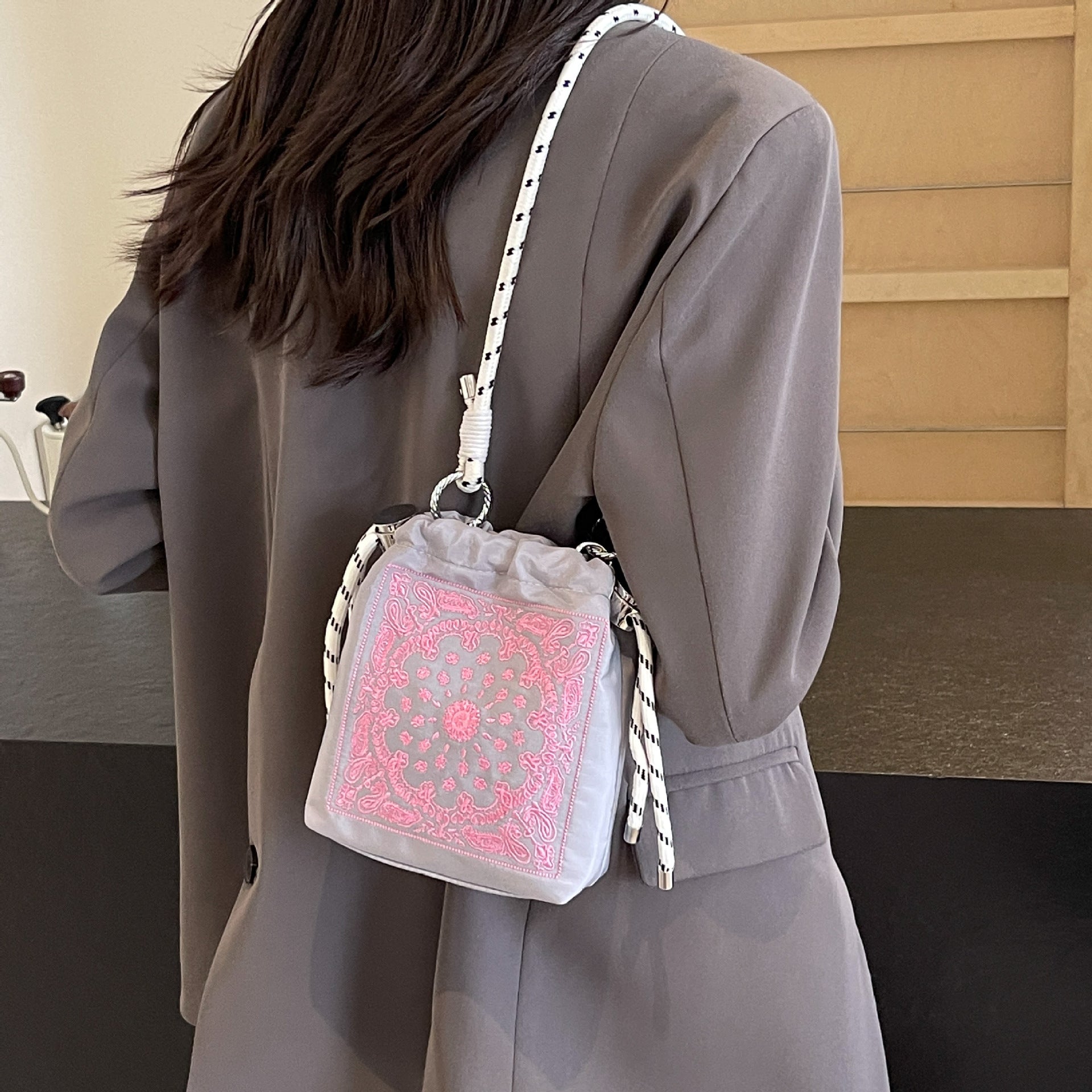 Embroidered Ball Chain Drawstring Bucket Bag Lightweight Crossbody Shoulder Bag