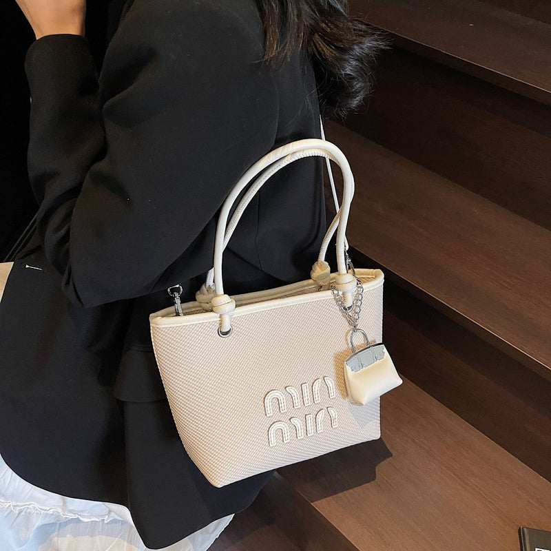 Miu Niche Handbag Women Fashion Versatile Crossbody Basket Bag