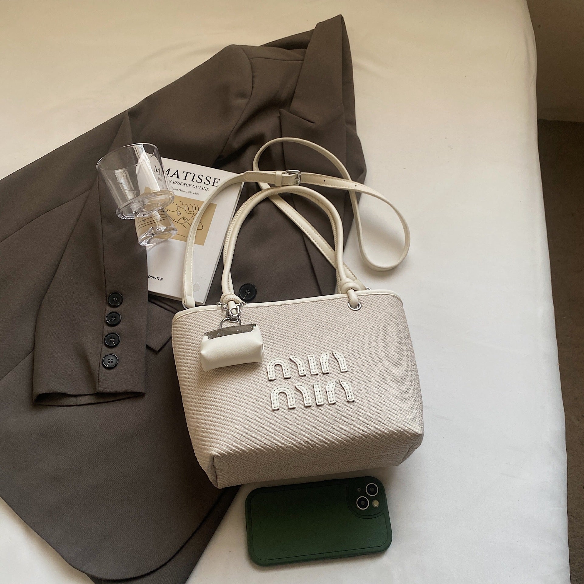Miu Niche Handbag Women Fashion Versatile Crossbody Basket Bag