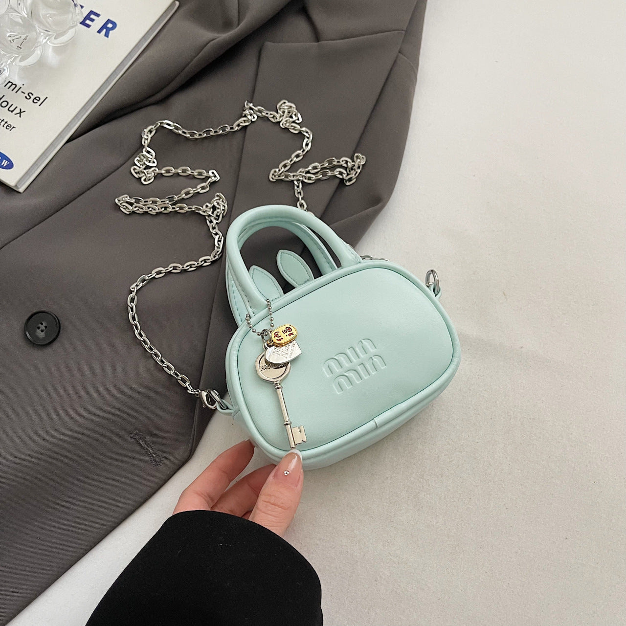 Niche Fashion Portable Women's Bowling Shoulder Bag