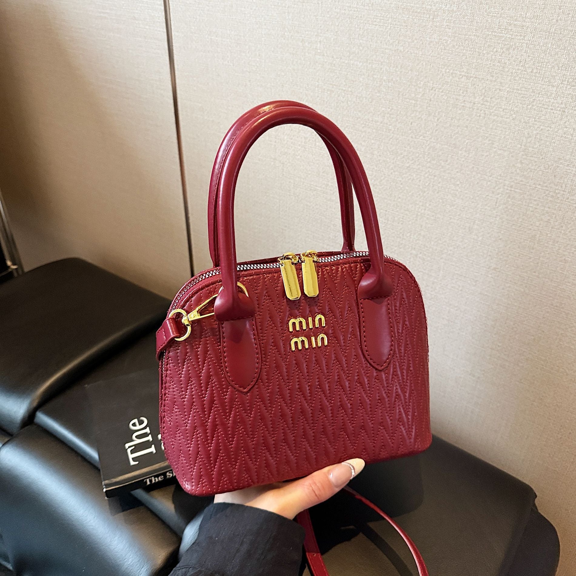 Light Luxury Rhombus Women's Shoulder Messenger Shell Bag