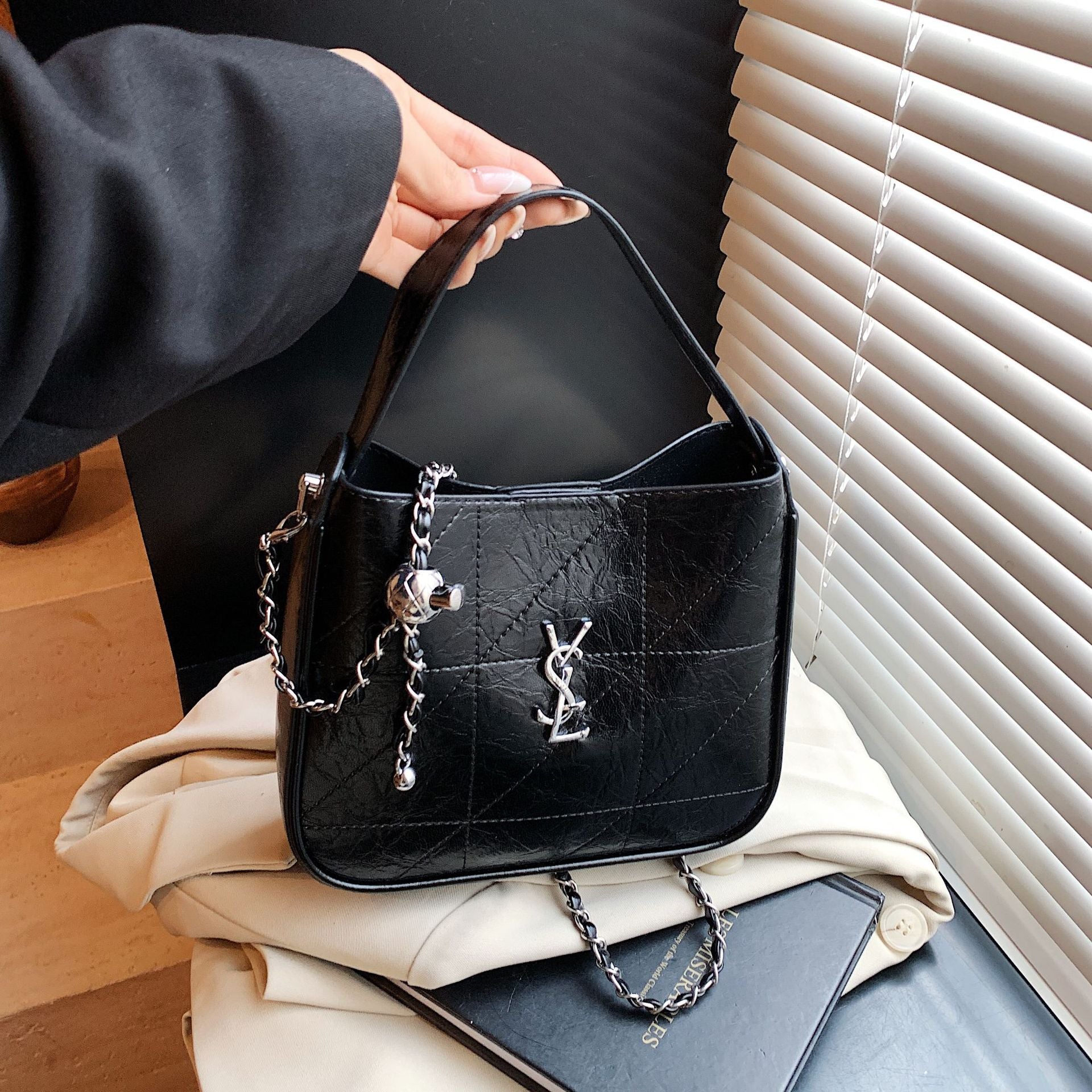 Light Luxury Embroidered Rhombus Chain Shoulder Messenger Bag