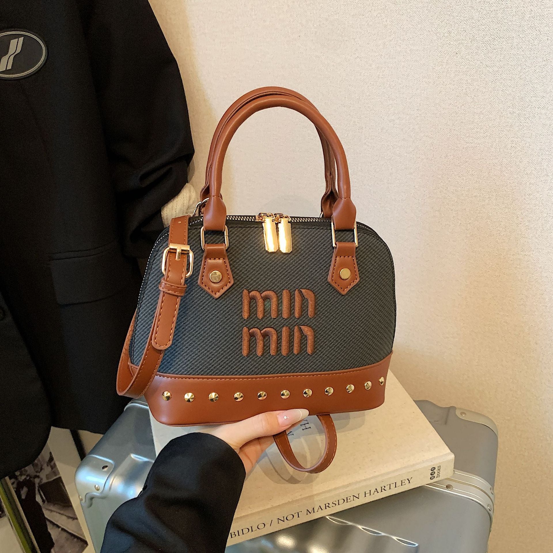 Vintage Miu Embroidery Shell Shoulder Messenger Bag