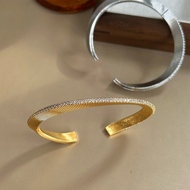 Light Luxury Retro Diamond Striped Bracelet - Versatile Women's Fashion