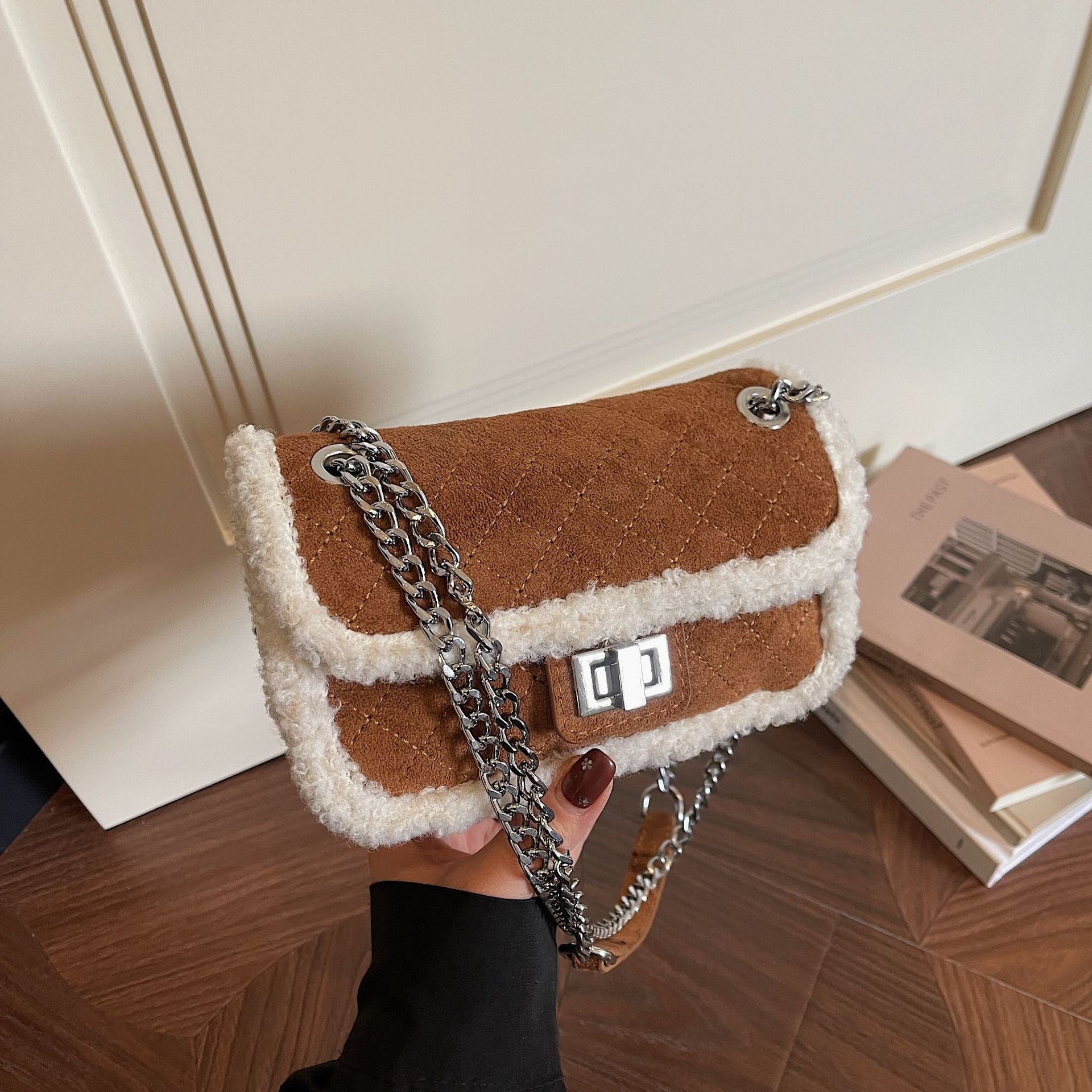 Trendy Personalized Chain Commuter Bag