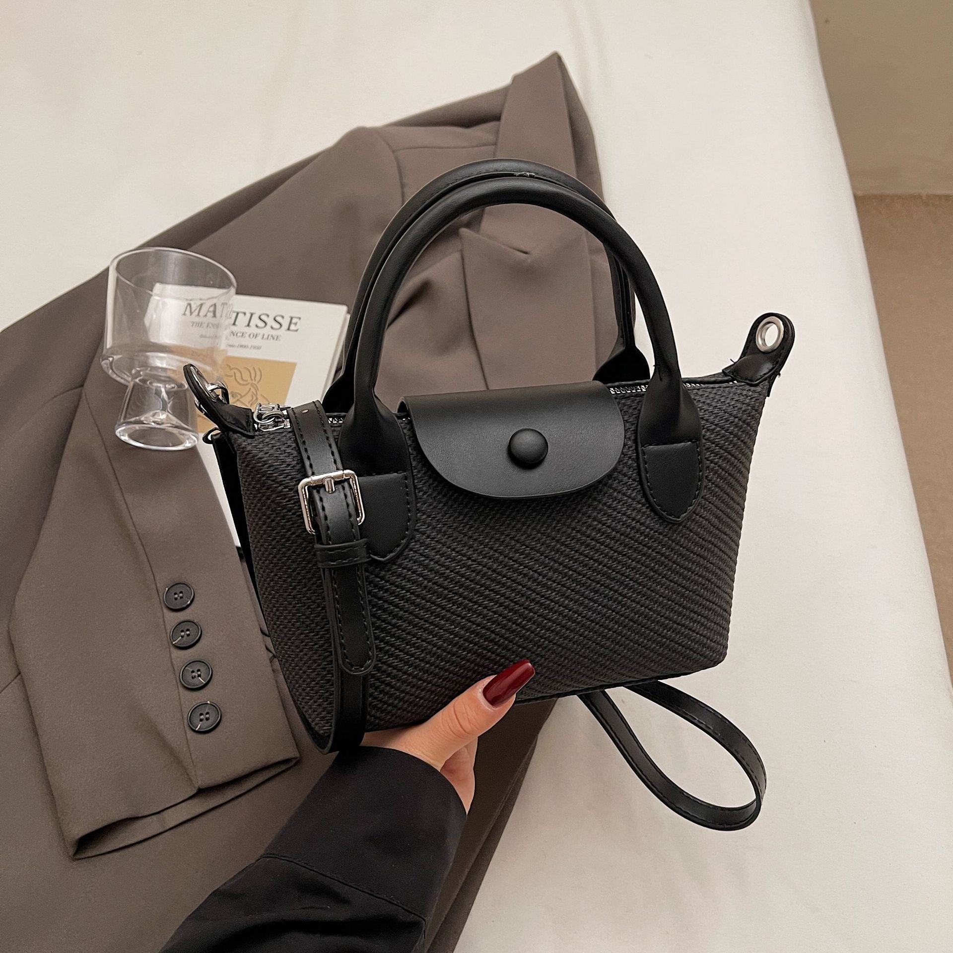 Niche Dragon Dumpling Bag Women's Contrast Shoulder Handbag