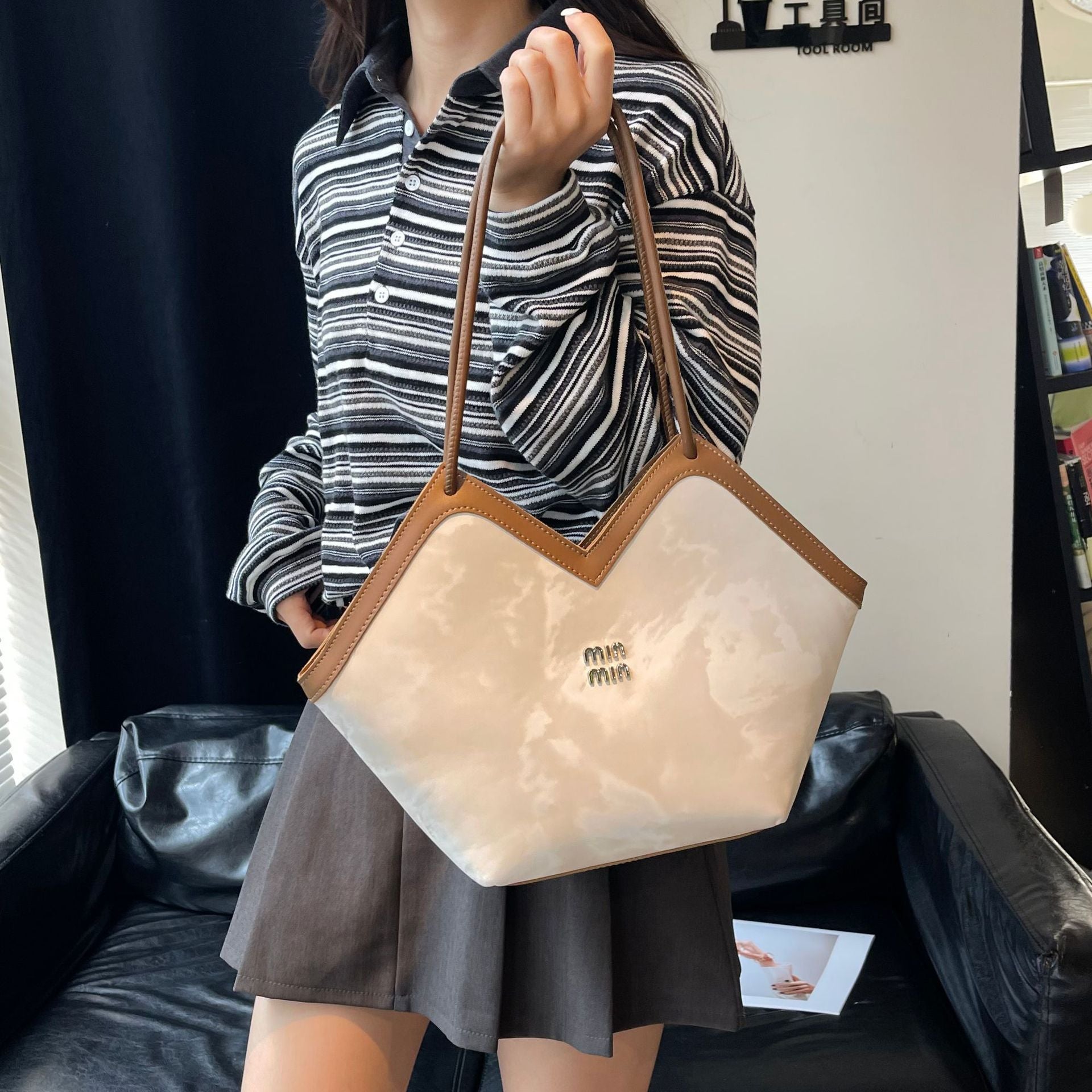 French Miu Large-Capacity Fashion Tote Shoulder Bag