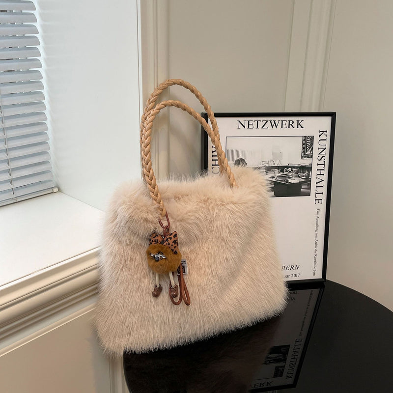 Trendy Plush Handbag Niche Design Tote Bag for Commuting