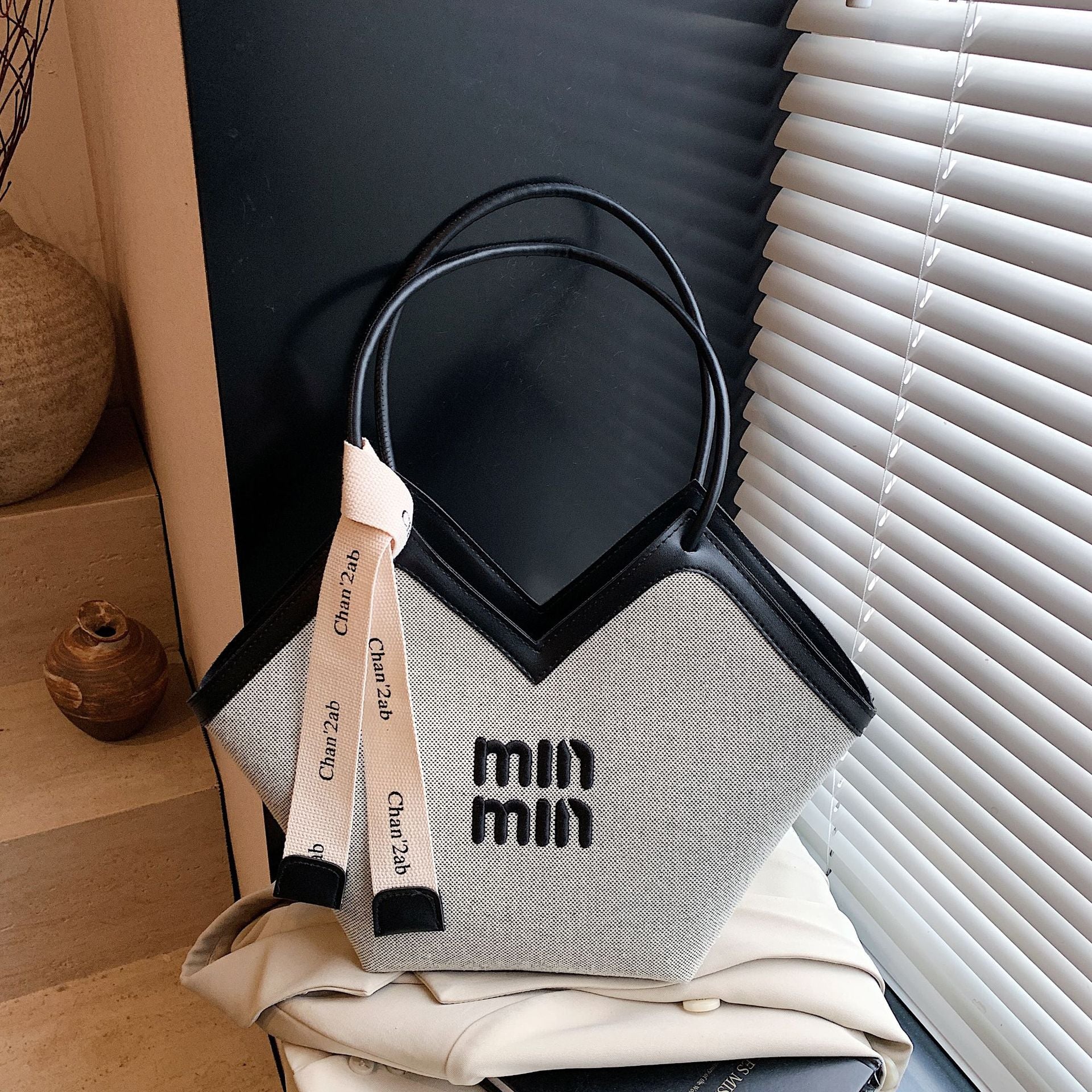 Miu Large Capacity Embroidery Tote Shoulder Bag Women