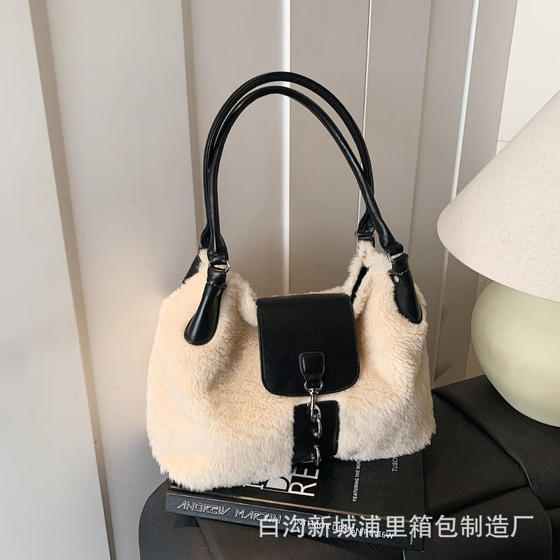 Large Capacity Casual Tote Bag Fashionable Plush Commuter Shoulder Bag