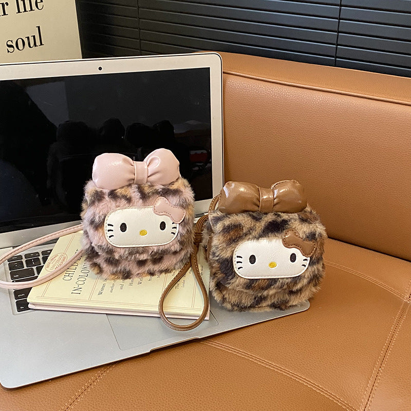 Cartoon Retro Leopard Hello Kitty Bucket Bag Plush Shoulder Bag